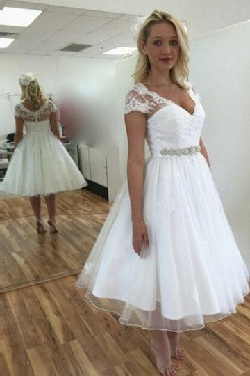 lace-and-tulle-lovely-short-wedding-dresses-with-sleeves