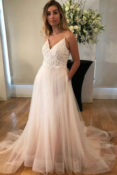 lace-bodice-v-neck-casual-wedding-dresses-tulle-skirt