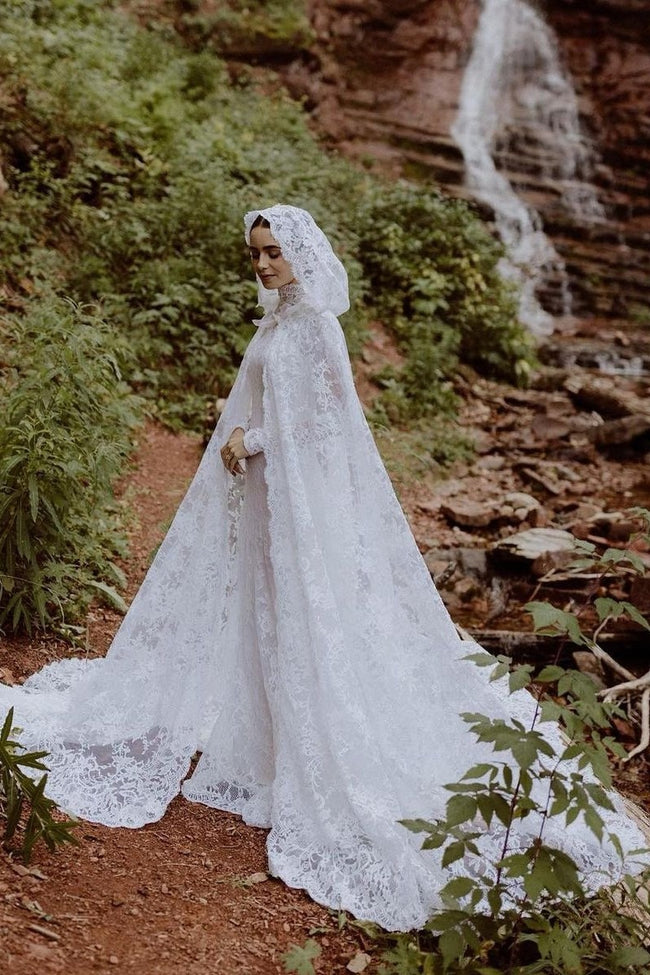 Lace Sheath Muslim Wedding Dress with Long Cape