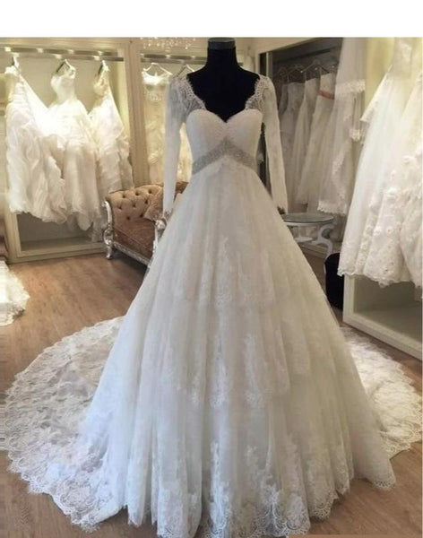 Long Sleeves Vintage Lace Wedding Dress V-neckline