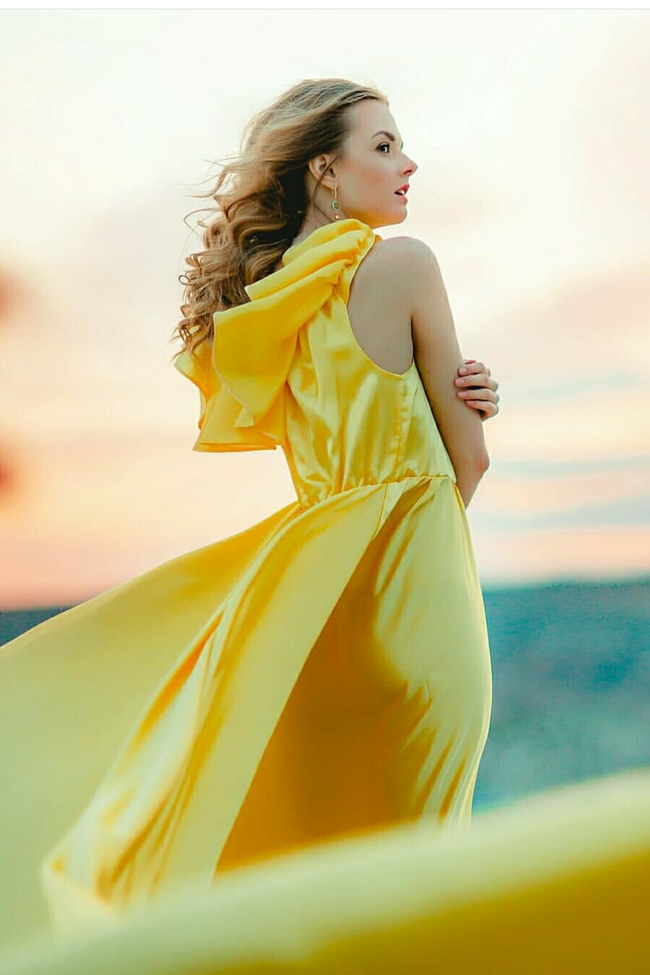 off-the-shoulder-boho-yellow-evening-dresses-with-long-train