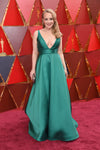 Wendi McLendon-Covey Green Satin Dress Oscars 2018 Red Carpet