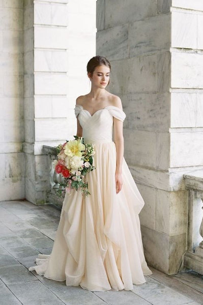 Plus size ivory online chiffon pleated skirt