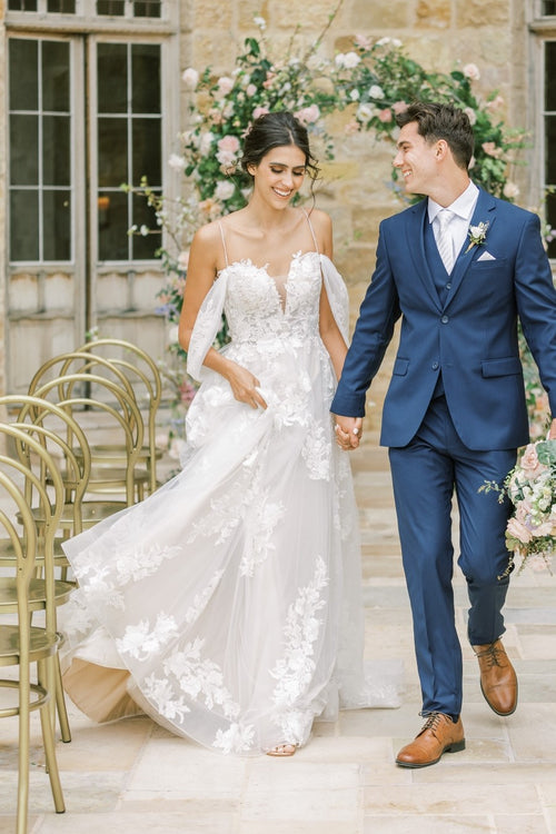 romantic-lace-wedding-gown-with-off-the-shoulder-straps