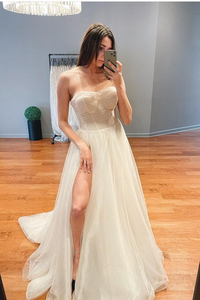 ruching-strapless-wedding-dress-with-tulle-skirt