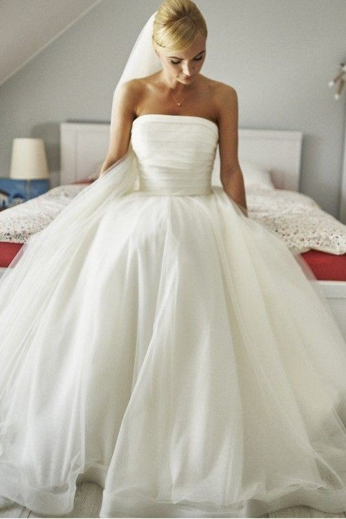 ruching-strapless-wedding-gown-with-bandage-corset
