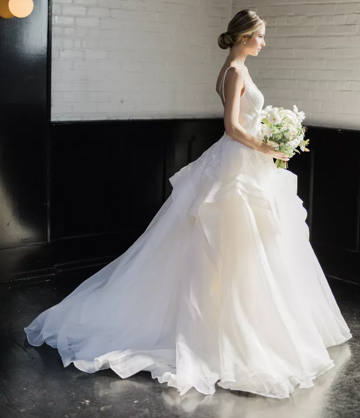 ruffled-organza-ball-gowns-wedding-dresses-lace-v-neckline-vestido-de-baile-1