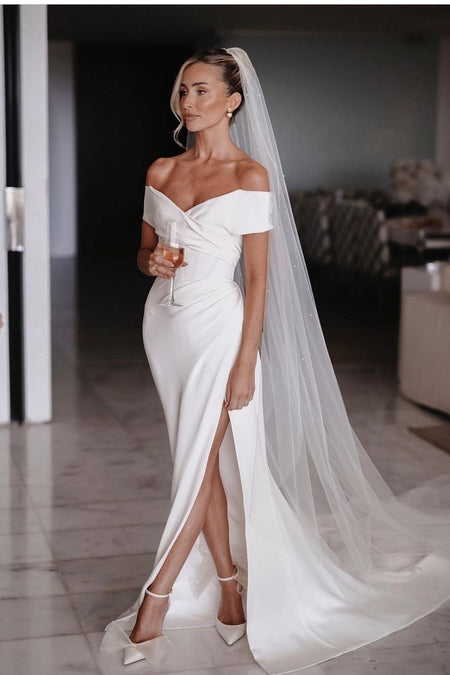 Simple Sheath Wedding Gown with Flounced Sleeves
