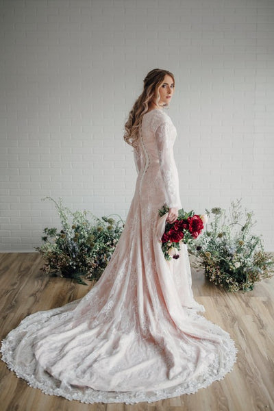 sheer-long-sleeves-lace-modest-bride-dress-wedding-2018-novia-1