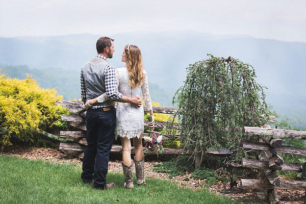 short-lace-country-wedding-dresses-for-women-wear-boots-3