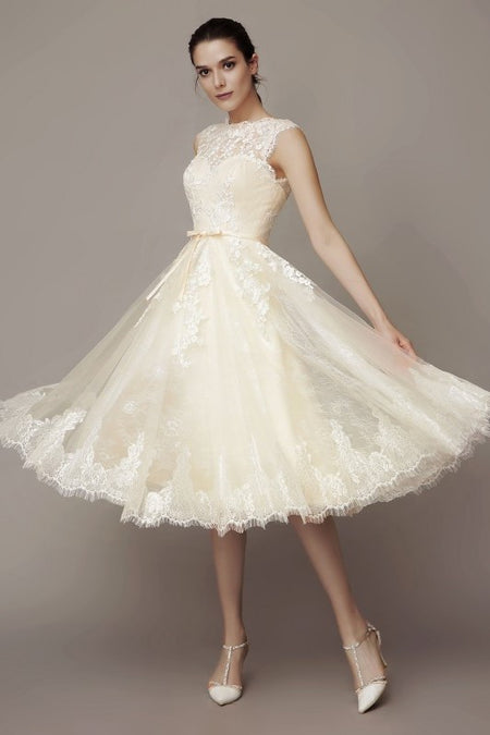 Lace Scoop Neck Short Wedding Gown with Layers Skirt