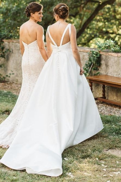 sleeveless-satin-bride-outdoor-wedding-dress-with-buttons-train-1