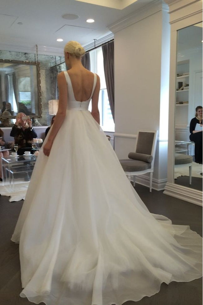 sleeveless-satin-wedding-gowns-design-2020-1