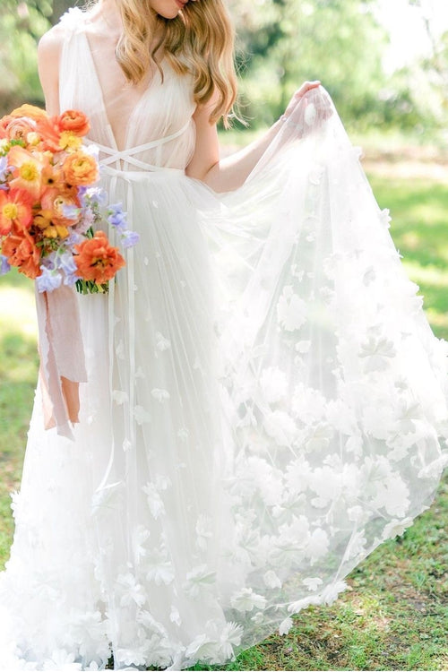    sleeveless-tulle-flowers-wedding-gown-2022