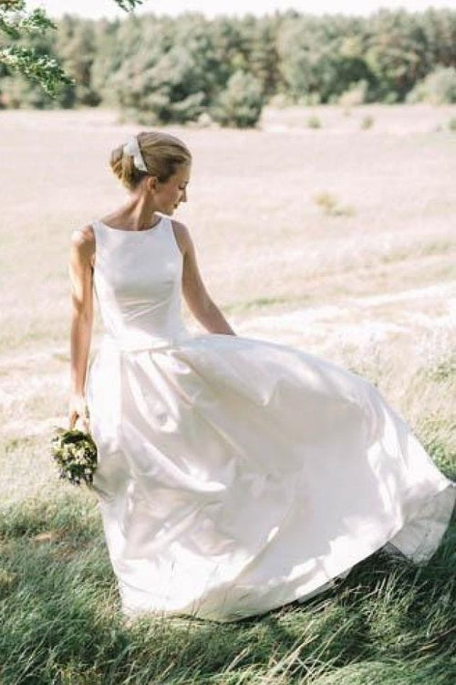 sleevless-satin-outdoor-wedding-gown-for-bride-2020