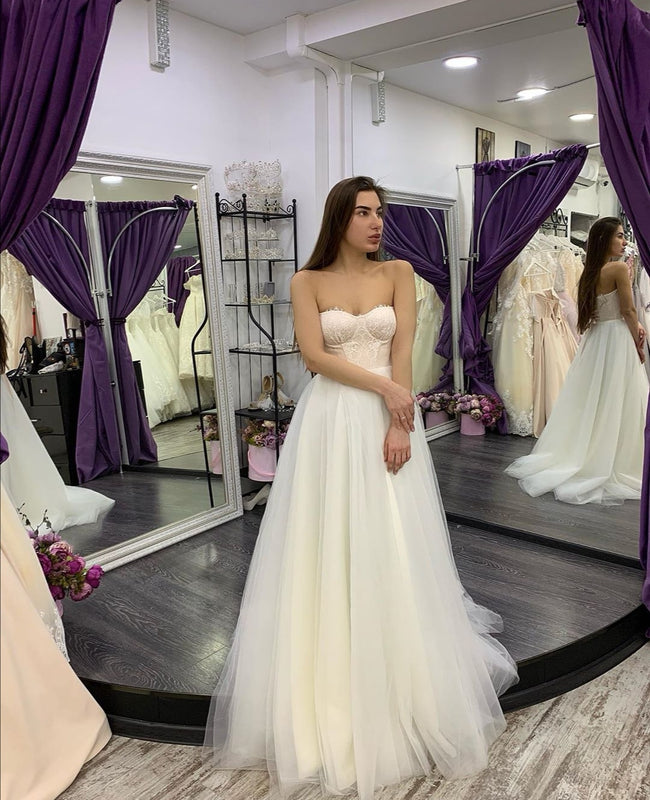 strapless-lace-tulle-bridal-gown-with-pearls-outer-cover-1