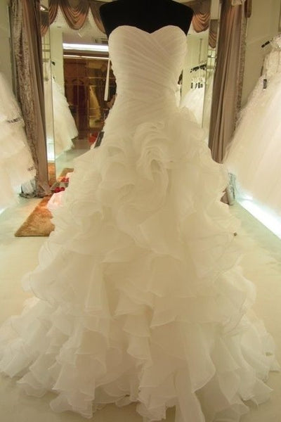 sweetheart-corset-wedding-dresses-with-organza-ruffled-train