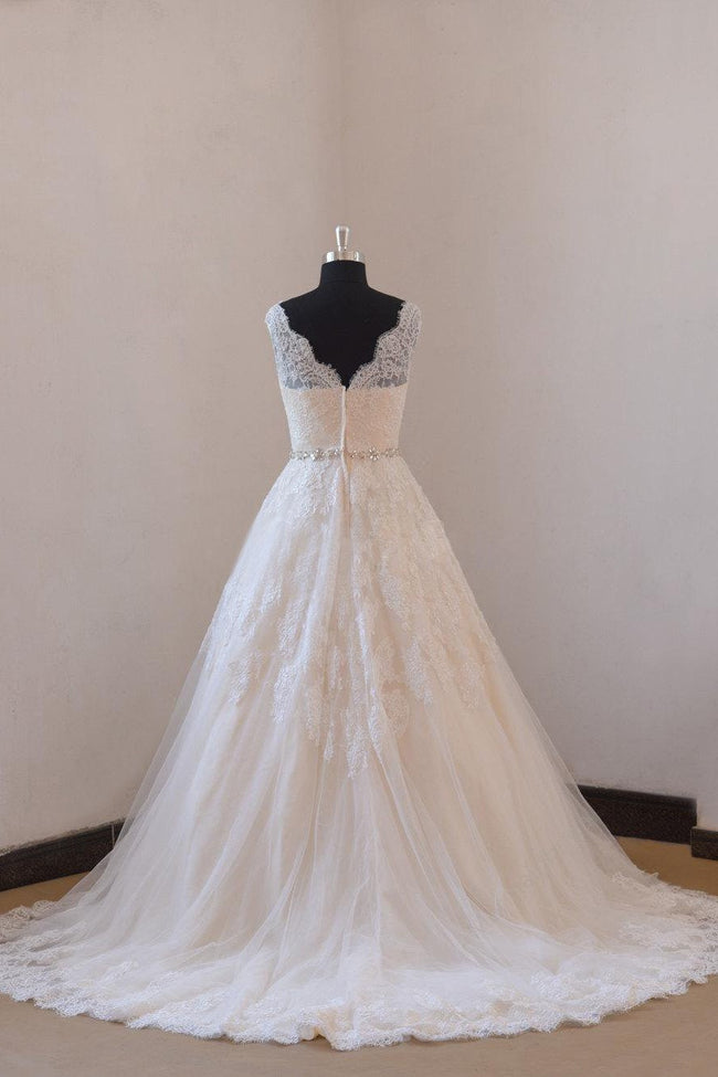Traditional Lace Tulle Wedding Dresses with Rhinestones Belt