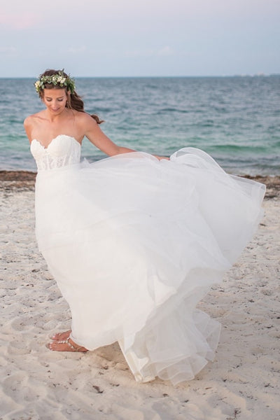 tulle-beach-bride-dress-with-sweetheart-corset