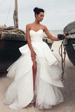 unique-sweetheart-backless-wedding-gowns-with-tiered-skirt