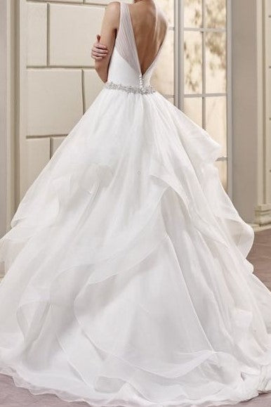 v-neck-tulle-wedding-dresses-with-volume-layers-horsehair-trim-1