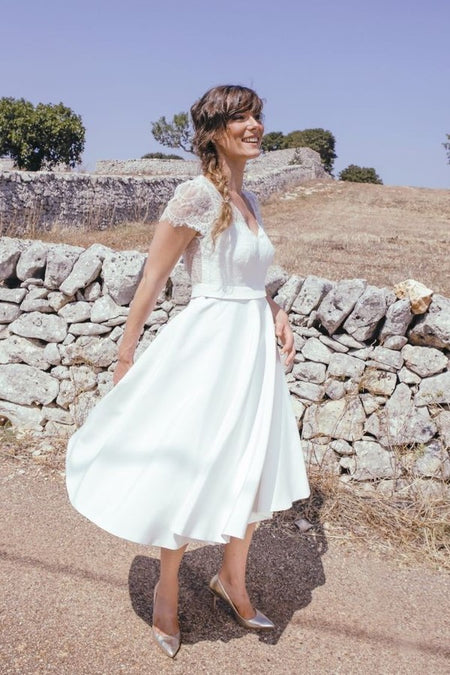 Chic Sleeveless Satin Tea-Length Wedding Gown Online