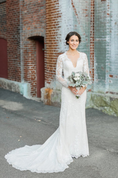 v-neckline-lace-vintage-wedding-dress-long-sleeves-bridal-gowns-2018
