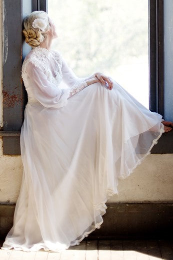 vintage-chiffon-bridal-gown-with-loose-long-sleeves