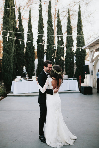 lace-long-sleeves-wedding-dresses-with-v-neckline