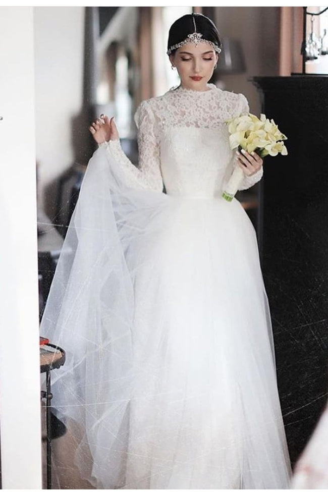 vintage-lace-wedding-gown-with-long-sleeves-1