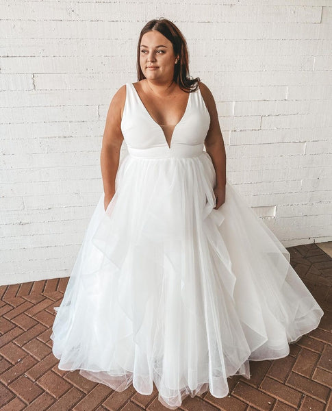 Women Big Size Wedding Gown with Tulle Skirt